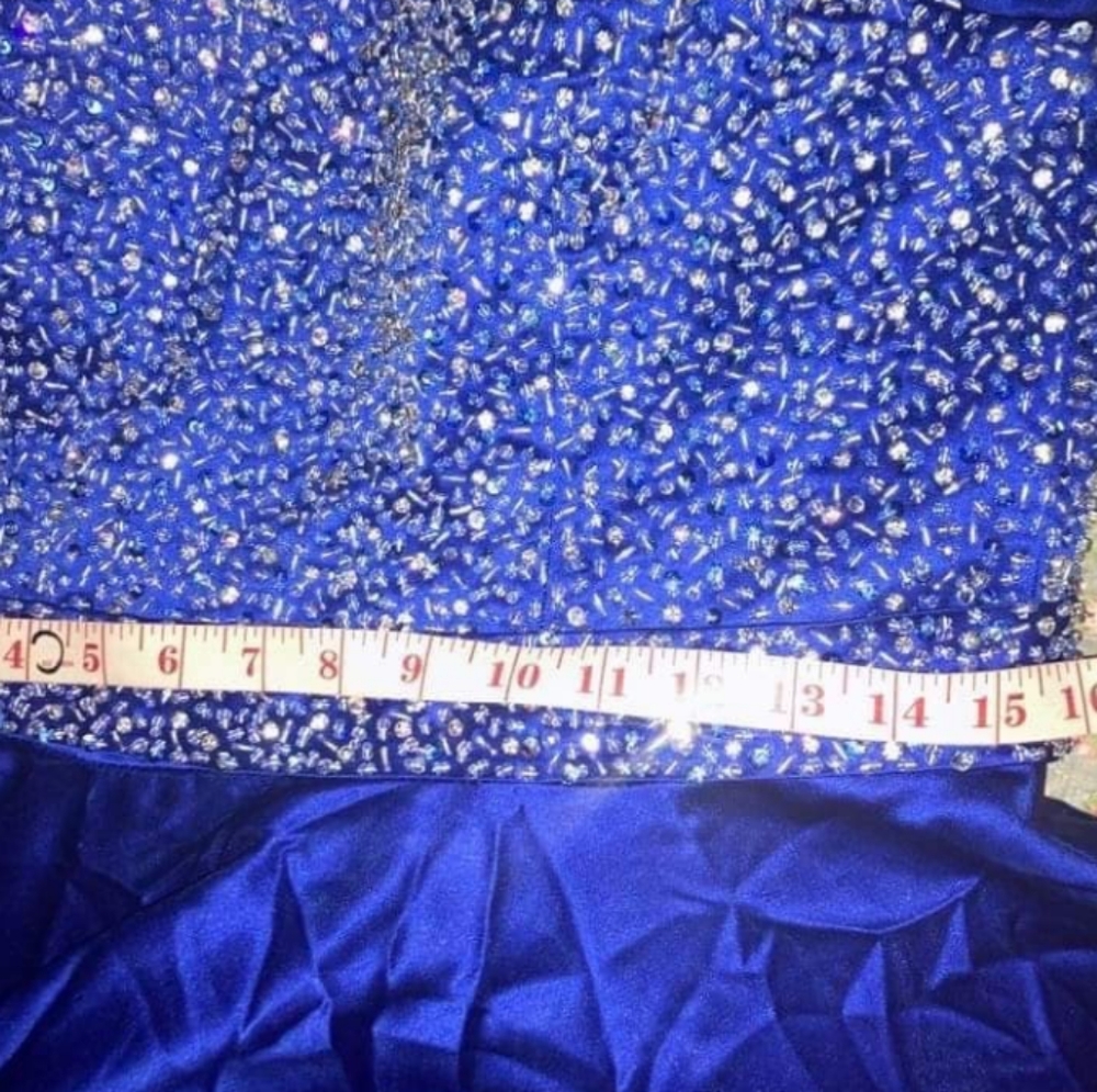 Stunning custom pageant gown - Picture 3 of 4